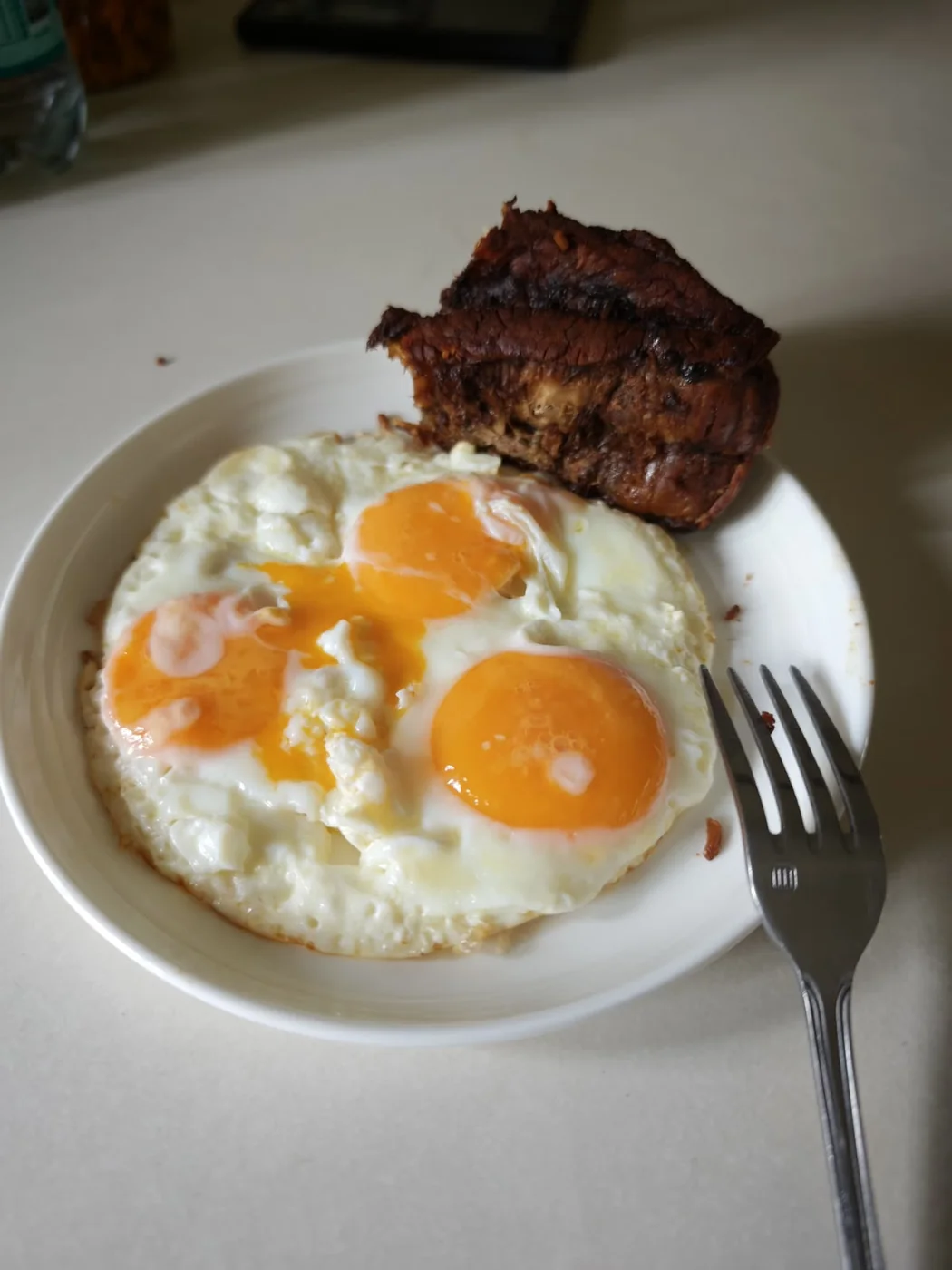 Chicharrón KMP con huevos